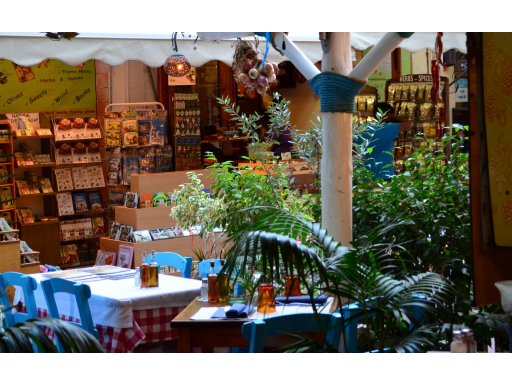 Ταβέρνα Κοσμάς Αγία Γαλήνη, Αγορά