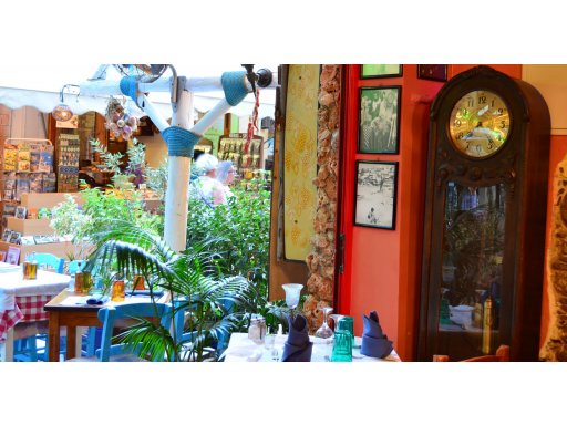 Ταβέρνα Κοσμάς Αγία Γαλήνη, Αγορά