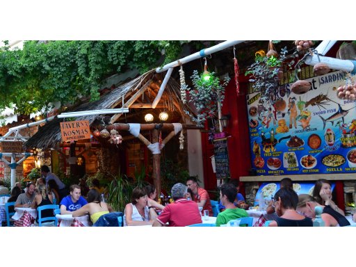 Ταβέρνα Κοσμάς Αγία Γαλήνη, Αγορά