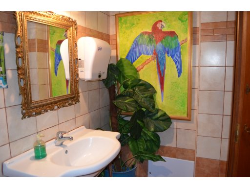 Ταβέρνα Κοσμάς Αγία Γαλήνη, Αγορά